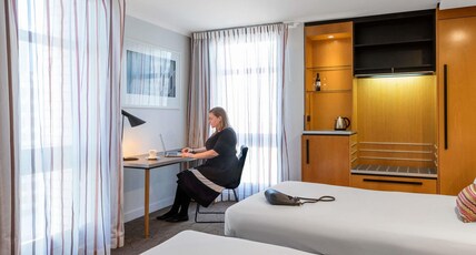 Mercure Brisbane King George Square Room Type - Deluxe Corner Room 2 Double Beds