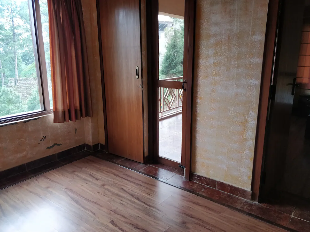Cottage with excellent mountain view in ranikhet - Tap to explore photos