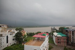 Nomad By Luxury Heights