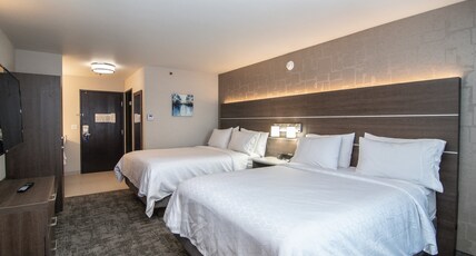 Holiday Inn Express Hotel & Suites Kalispell Room Type - 2 Queen Standard Bath Shower Combination