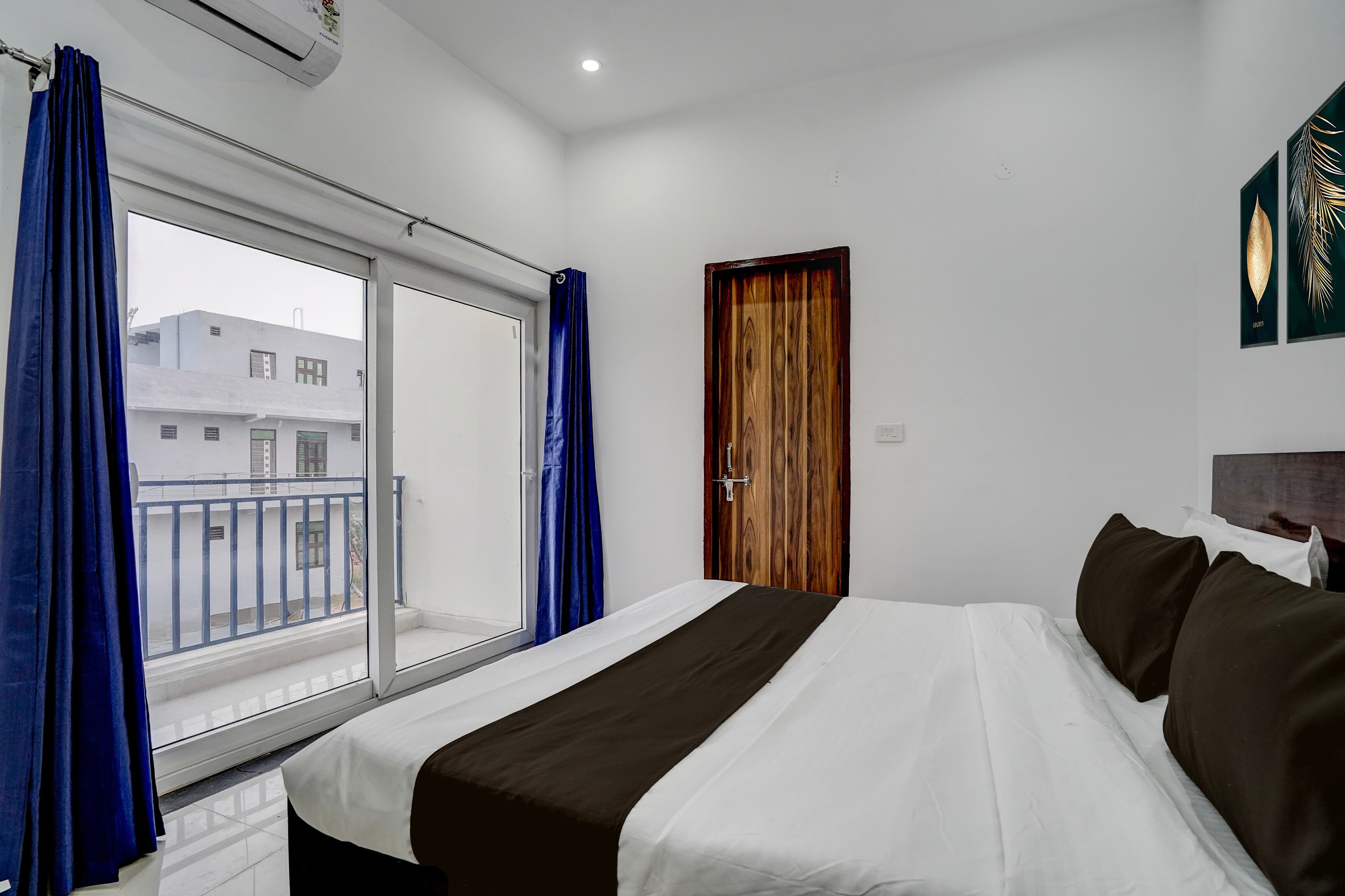 Super Hotel O SGT University Road Formerly Budhera - Tap to explore photos