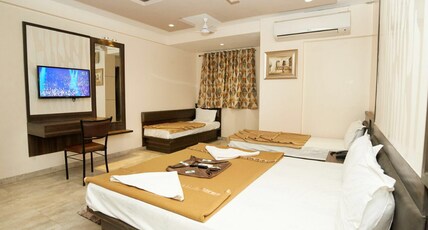 HOTEL SAI SURAJ PARK Room Type - Family Room Four Bed (NON AC)