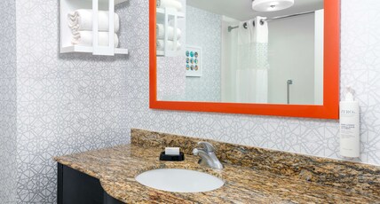 Hampton Inn & Suites by Hilton Murfreesboro Room Type - 2 QNS HEARING ACC NOSMOK