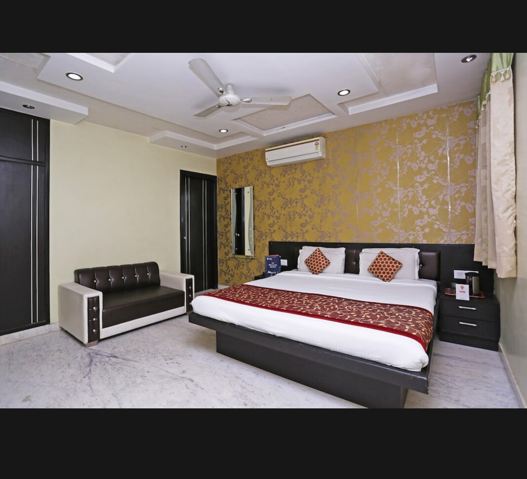 Hotel The Tezo Residency - Tap to explore photos