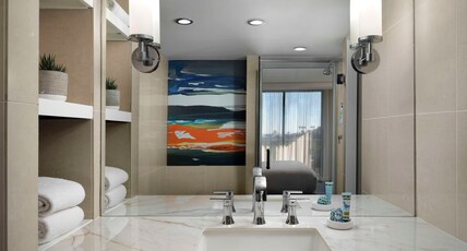 Hotel La Jolla, Curio Collection by Hilton Room Type - 2QNS OCEANVW HEARING ACC