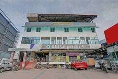 Metro Residency Nettoor