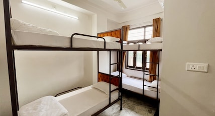 UMED REGENCY UDAIPUR Room Type - A Bed in Lake View AC 4 Bunk Bed Mixed Dormitory Room with Shared Bathroom UMED REGENCY UDAIPUR Room Type - A Bed in Lake View AC 4 Bunk Bed Mixed Dormitory Room with Shared Bathroom