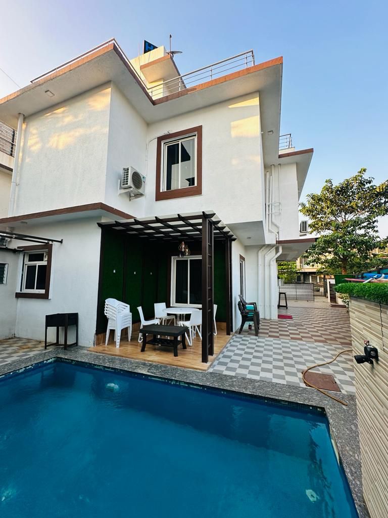 Joy Suites Wastrova - Tap to explore photos