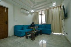 Igloo | Near Taj |1BR  By Homeyhuts