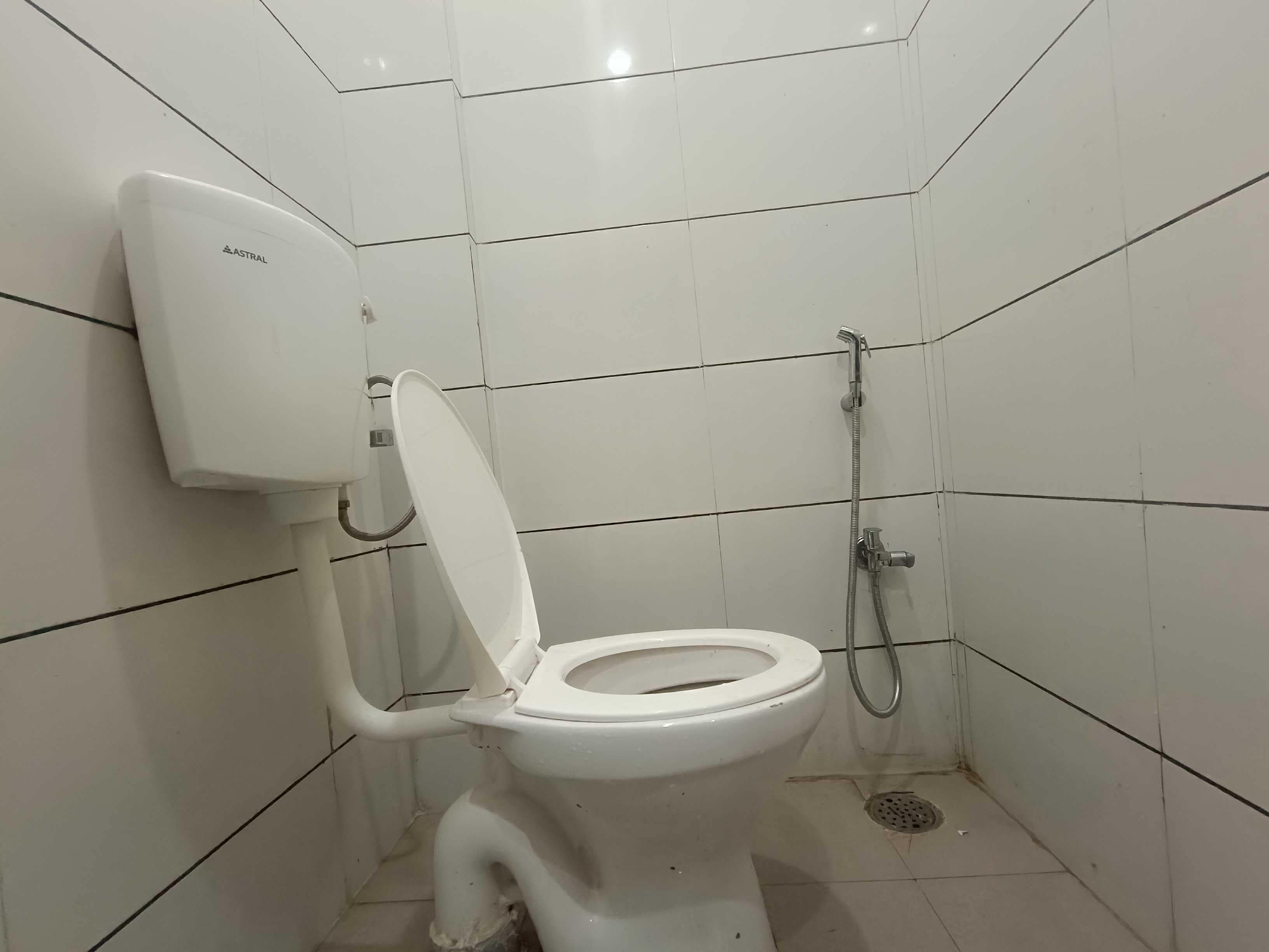 Hotel O Home HOTEL SIYA BIHARI Homestay - Tap to explore photos