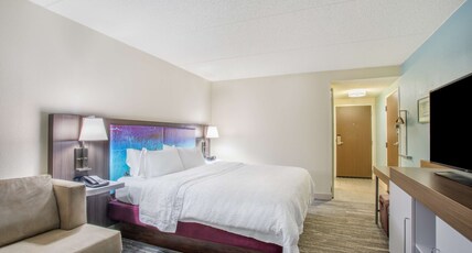 Hampton Inn Fishkill Room Type - 1 KING STUDY W SOFABED NS