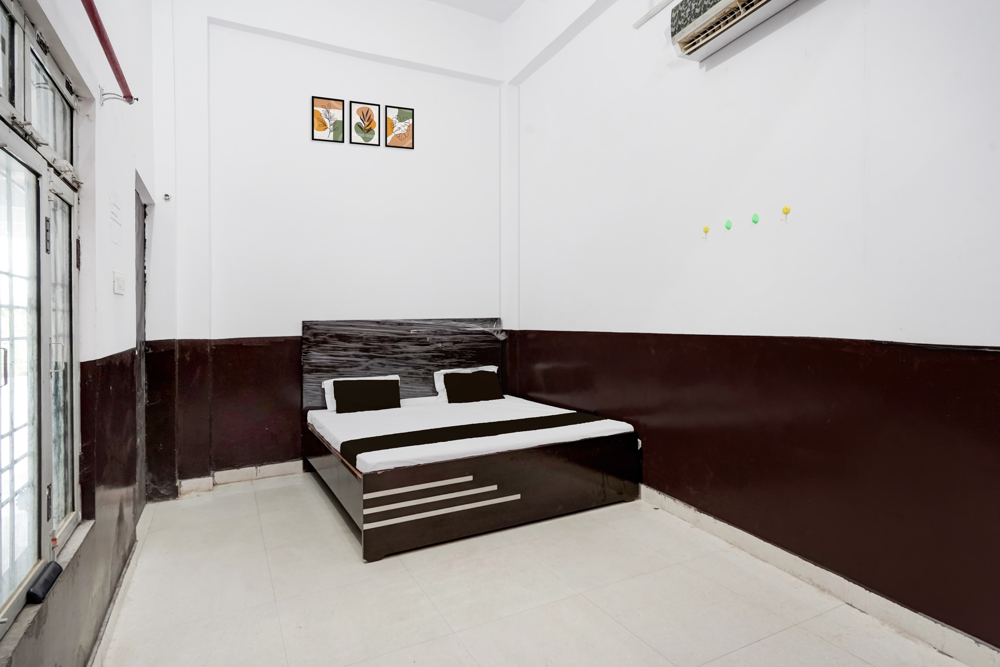 HOTEL O SP GRAND Sidhauli - Tap to explore photos