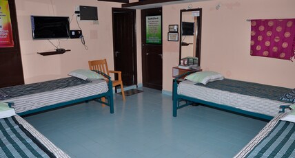 Senthil Akam Homestay | Rooms & Kitchen Room Type - Luxury Quadruple Room