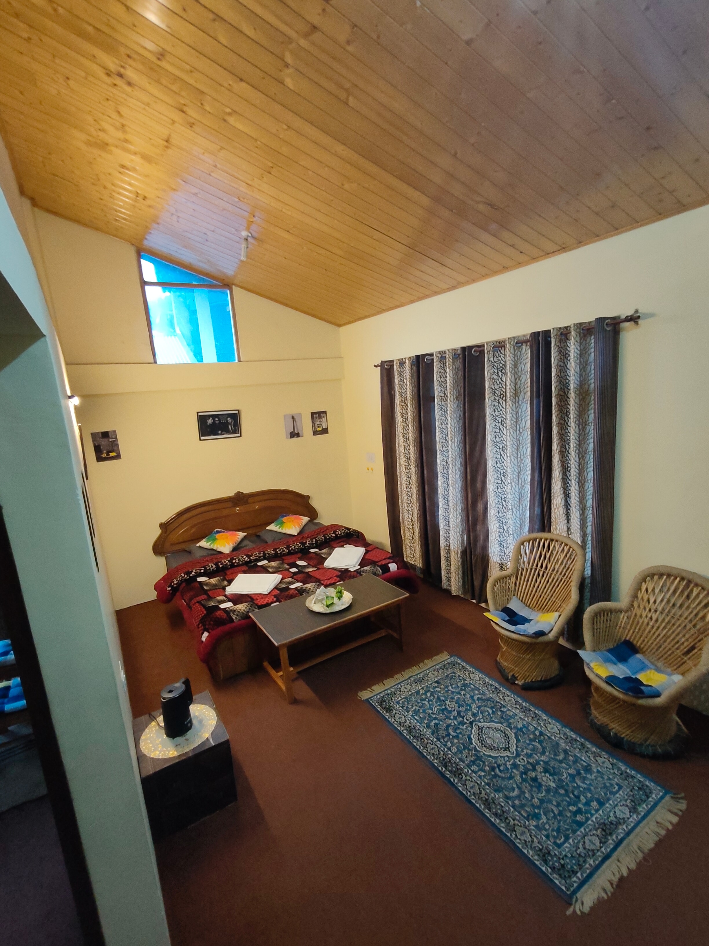 The Apple Villa - Tap to explore photos