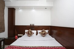 Hotel Topaz near New Delhi railway station