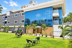 DiVaN Clarks Inn (Calangute Beach)