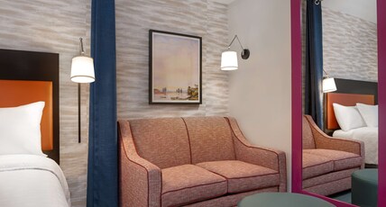 Home2 Suites by Hilton Gainesville Room Type - 1 QUEEN BED NONSMOKING