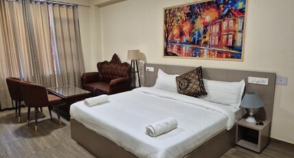 Lords Studio Inn Mandi Room Type - Deluxe Room