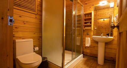 LA CALYPSO BEACH RESORT Room Type - Wooden cottages