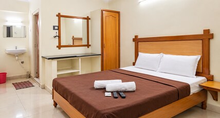 Hotel Lakshmi Residency Room Type - Deluxe Non Ac Hotel Lakshmi Residency Room Type - Deluxe Non Ac