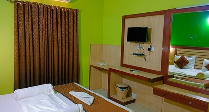 HOTEL SWARNA VILLA Room Type - AC standard .