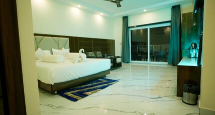 Jairam Gold Royal Beach Resort Room Type - ROYAL DELUXE DOUBLE ROOM