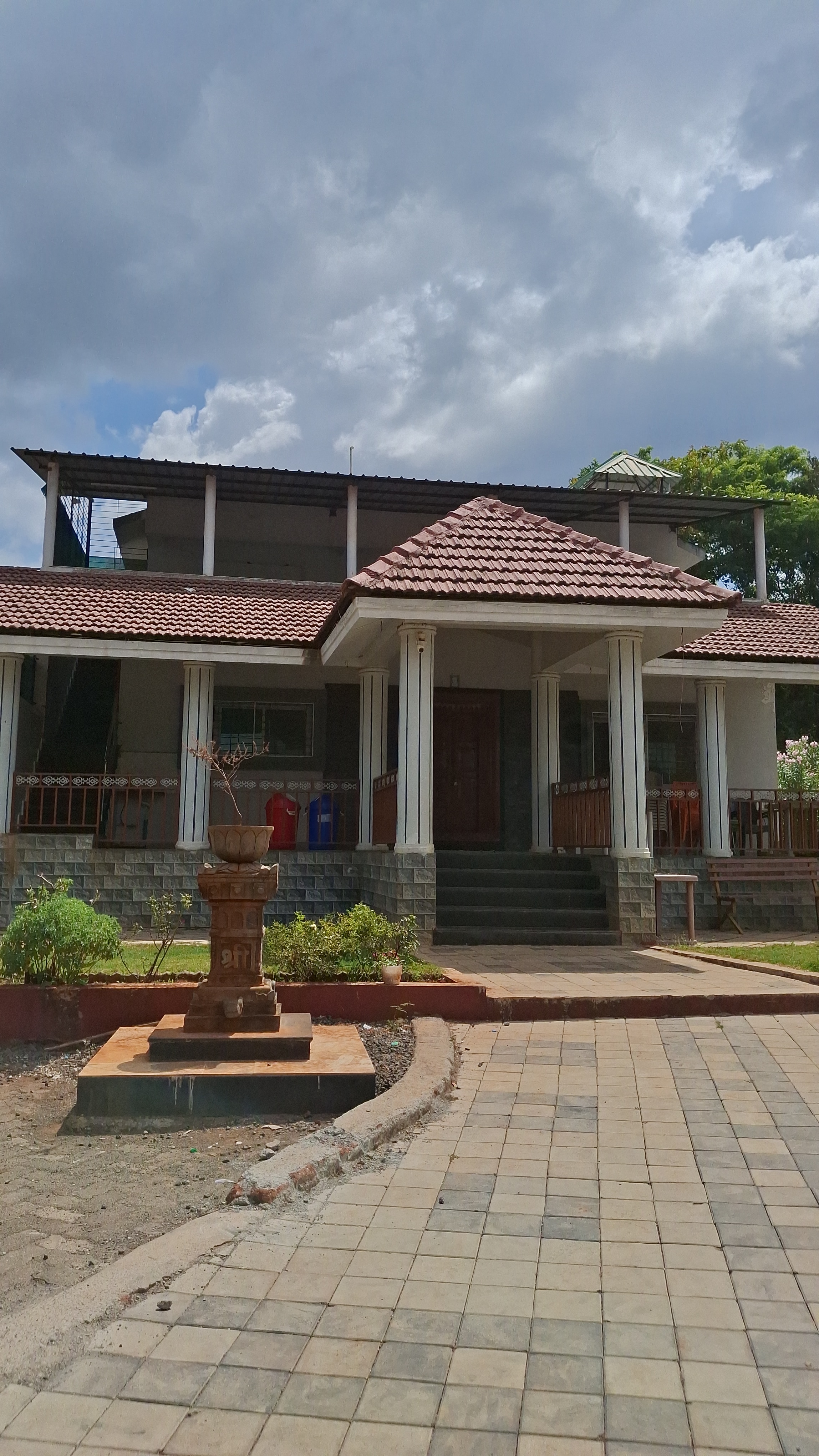 Mulshi Green Valley Villa - Tap to explore photos