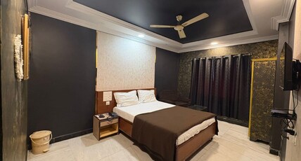 Perumal Inn Room Type - Deluxe Double Bed