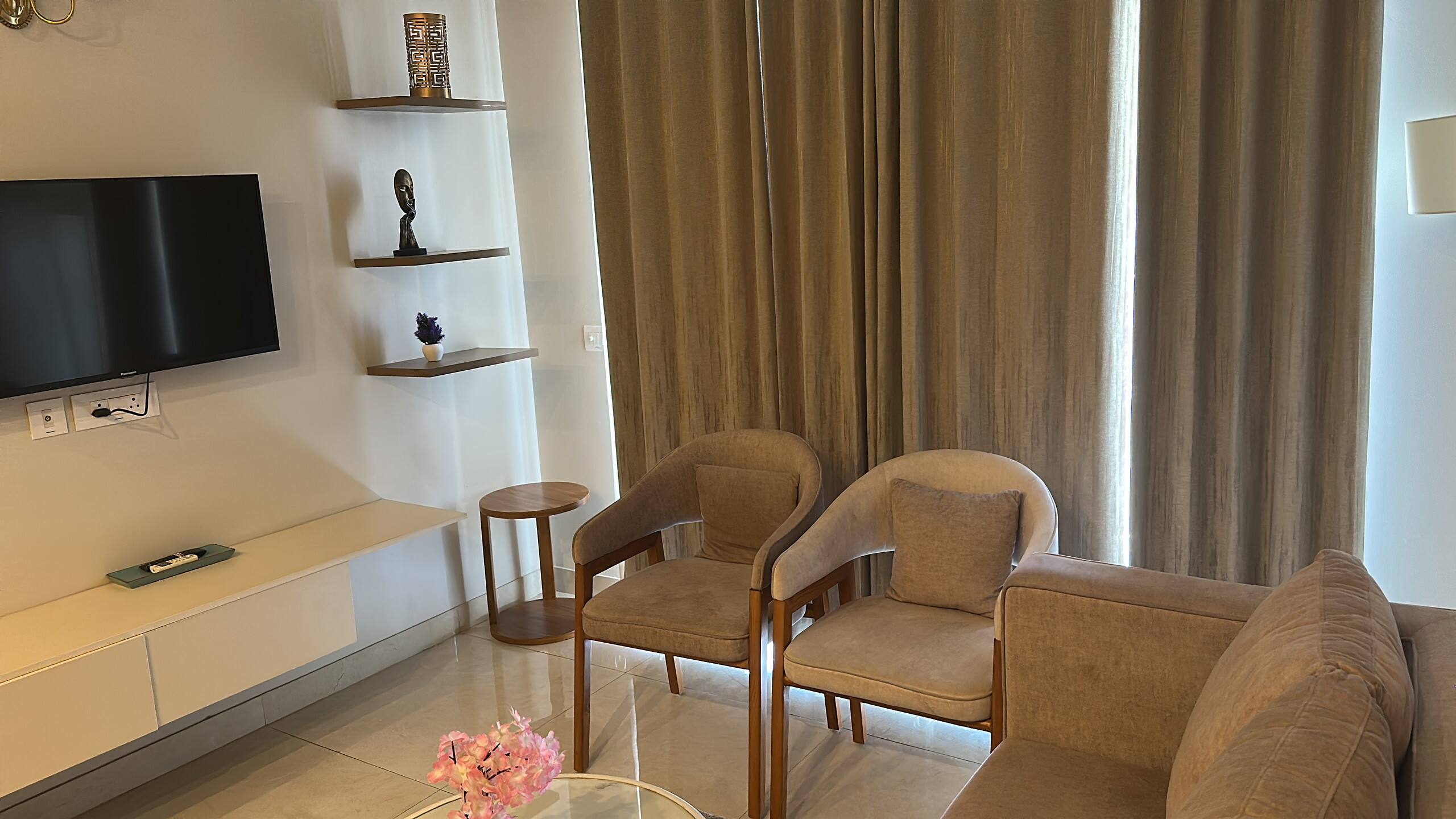 Aravali Hill CherisingBeauty 1BHK CP3Flower Valley - Tap to explore photos