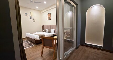 Bajoon homestay Room Type - Premium Balcony room
