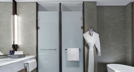 Hilton Jiaxing Room Type - TWIN EXECUTIVE ROOM