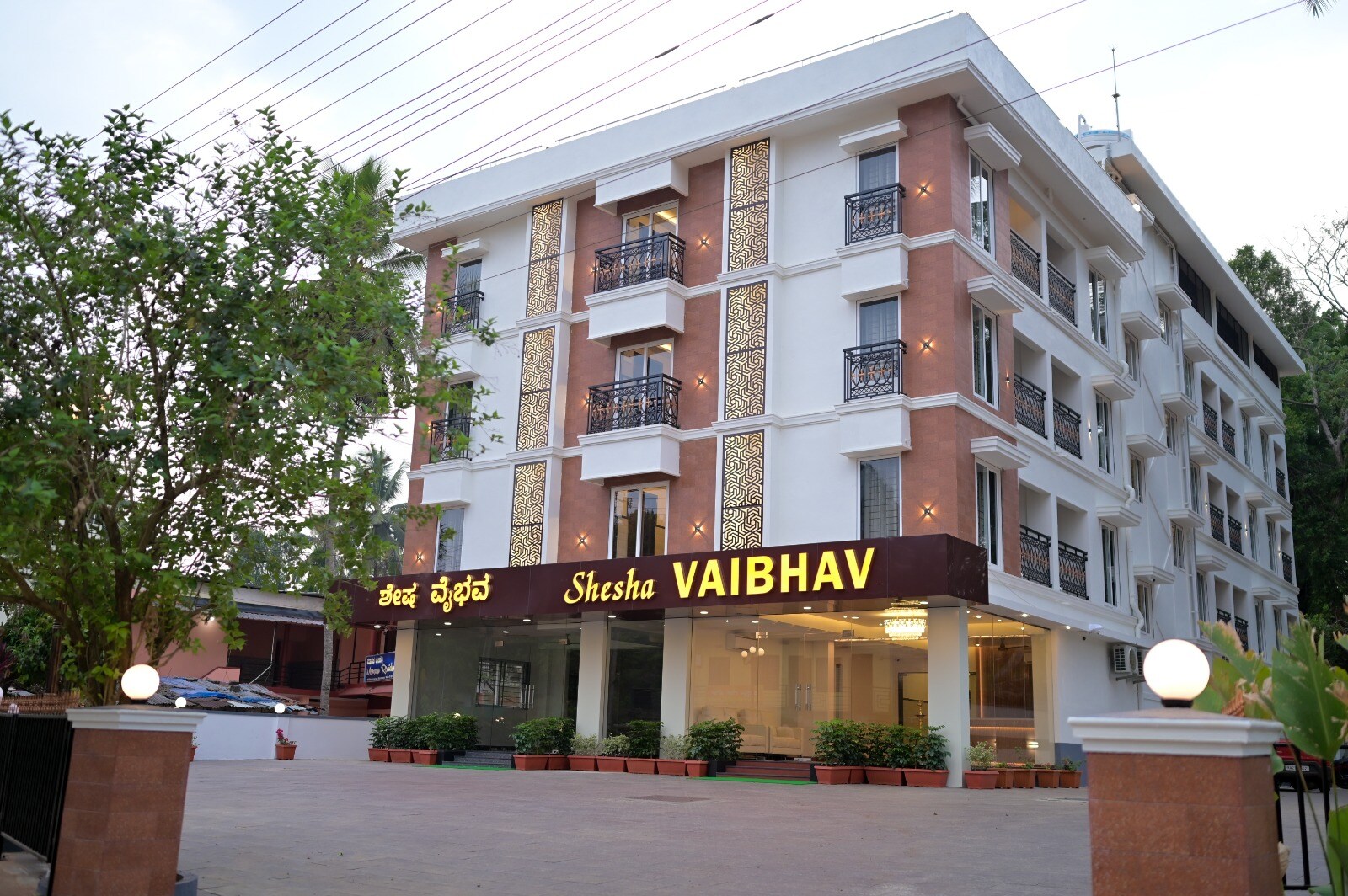 Shesha VAIBHAV - Tap to explore photos