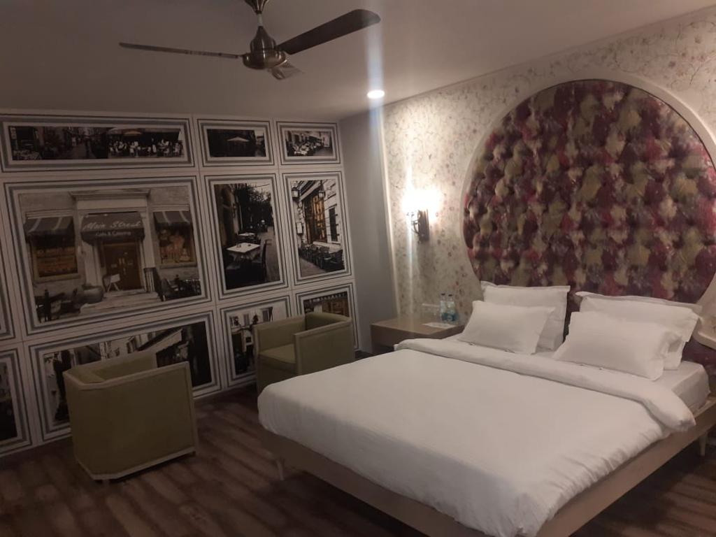 Hotel Shivad House - Tap to explore photos