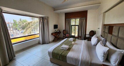 Hotel Siddhant Room Type - Deluxe Room with City view