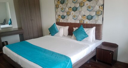 Arristo Resorts & Club Room Type - Deluxe Room