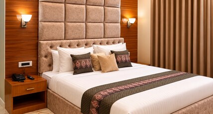 Vale Montis Room Type - King Room with Lake/Mountain View