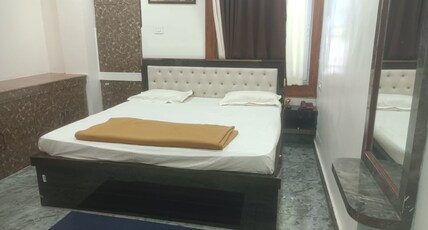 Hotel Abhishek Inn Room Type - Suit Room