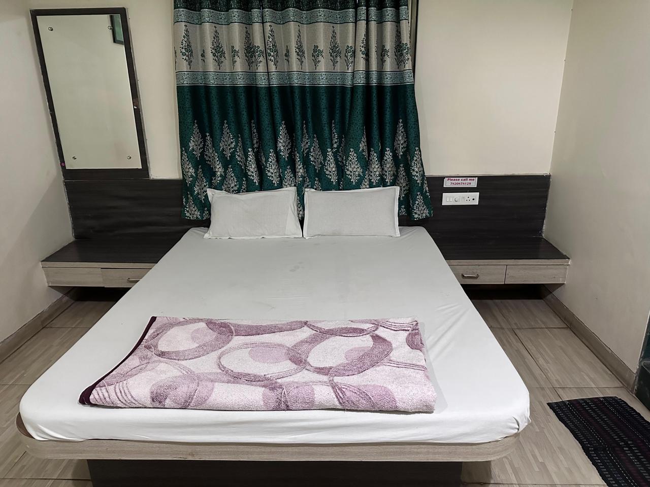 Hotel Manoranjan - Tap to explore photos