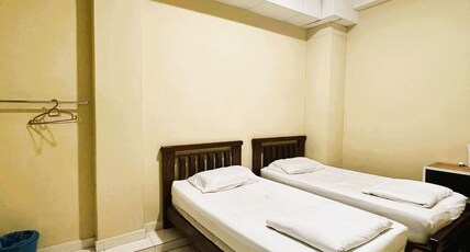 Collection O Near Taiping Mall Formerly Axis Hotel Room Type - Standard Twin