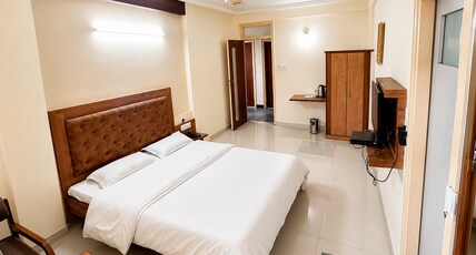 Hotel Vaishali Room Type - NON AC Deluxe Room