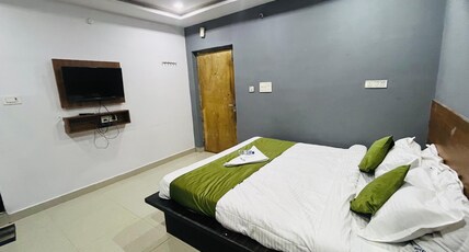 ANR GRAND HOTEL Room Type - Deluxe Double Room
