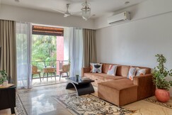 tisyastays | Graceful 1BHK Apartment with Infinity Pool, 5mins to beach
