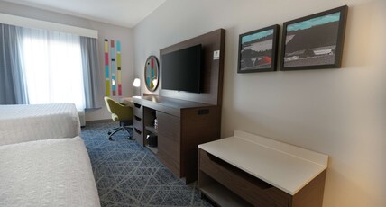 Hampton Inn and Suites Tulsa Central Room Type - 2 QUEEN BEDS NONSMOKING