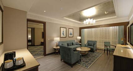 Taj Skyline, Ahmedabad Room Type - Deluxe Suite King Bed City View with Bathtub Taj Skyline, Ahmedabad Room Type - Deluxe Suite King Bed City View with Bathtub
