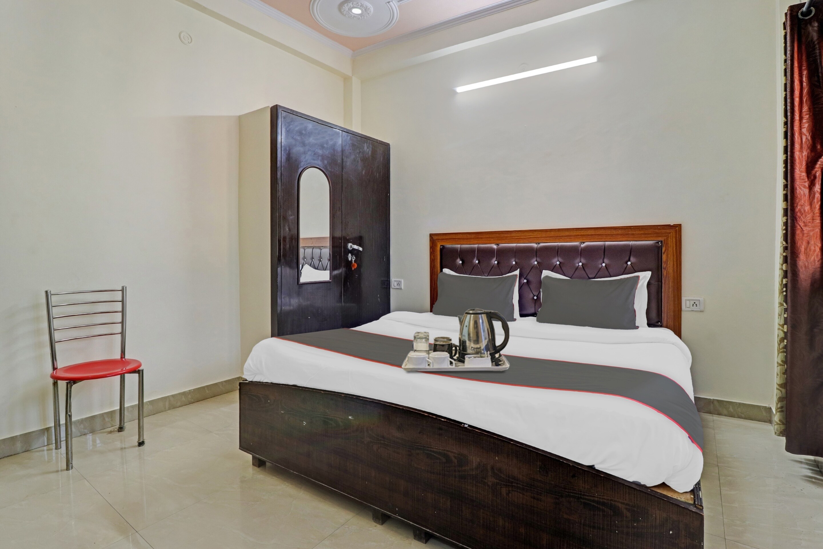 Hotel O Chandra palace - Tap to explore photos