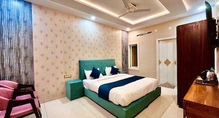 SIYAVAR PALACE - 400m from Raja Ram Temple Room Type - EXECUTIVE ROOM SIYAVAR PALACE - 400m from Raja Ram Temple Room Type - EXECUTIVE ROOM