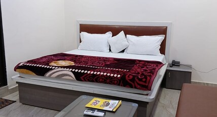 Shri Banshidhar Room Type - DELUXE ROOM