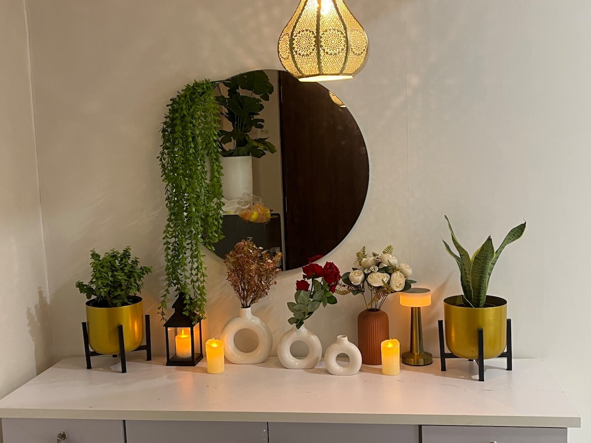 Luxury Haven Ocean Breeze 3 BHK Apartment - Tap to explore photos
