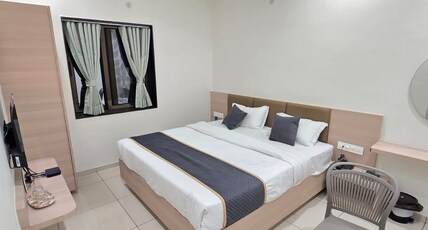 Royal Hotel Room Type - Deluxe Room