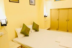 Yogi Soul Guesthouse @Dashashwamedh Ghat